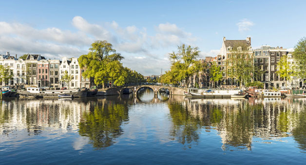 Amsterdam mit dem Zug